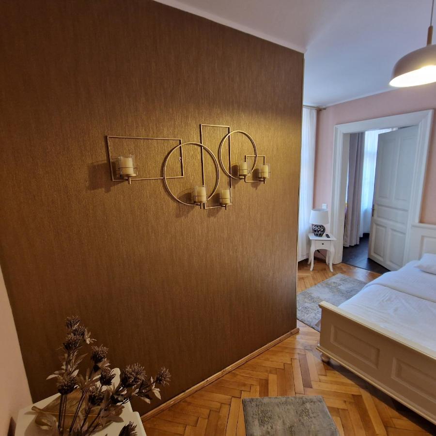 Central Park Apartment シギショアラ エクステリア 写真
